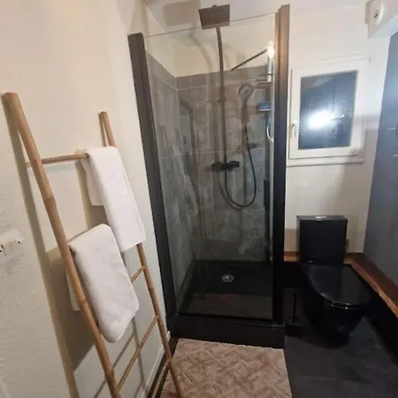 Le 11 Un Ecrin Dans *